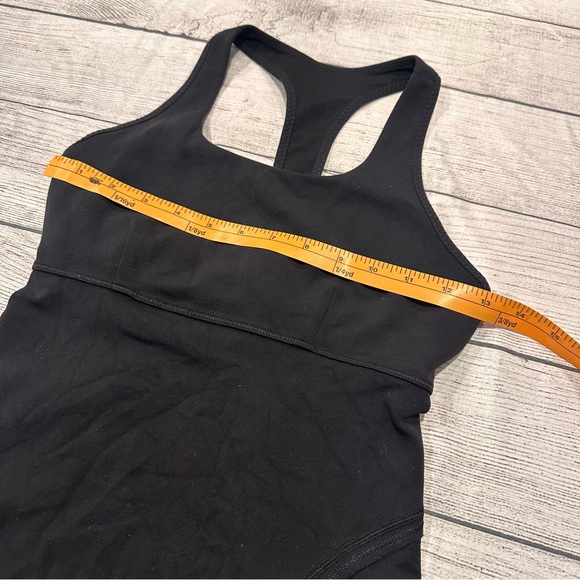 🍋Lululemon black tank size 6🍋 - Picture 8 of 9